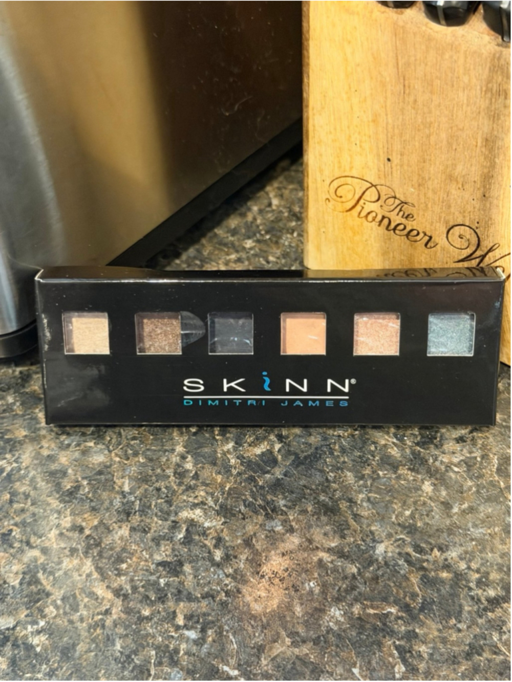 SKINN by Dimitri James 6 Shade Eyeshadow Palette NEW